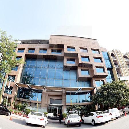 Hotel Crown Plaza Islamabad Exterior foto