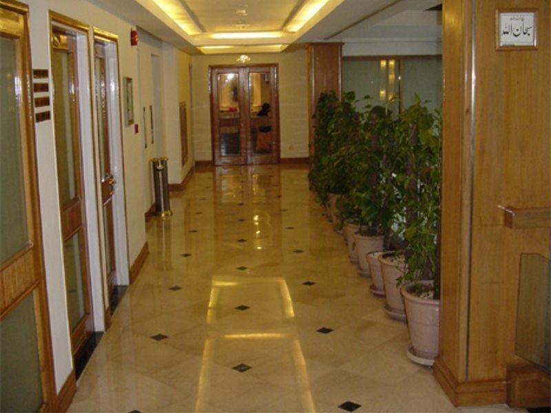 Hotel Crown Plaza Islamabad Exterior foto