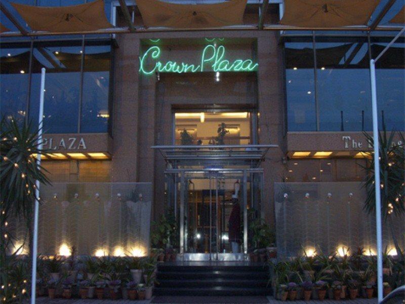 Hotel Crown Plaza Islamabad Exterior foto