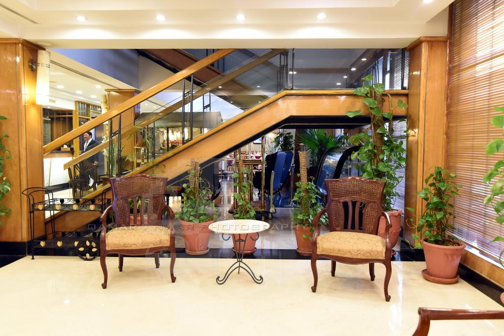 Hotel Crown Plaza Islamabad Exterior foto